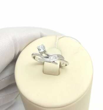 Золотое кольцо, вставка бриллиант