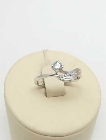 Золотое кольцо, вставка бриллиант