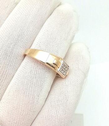 Золотое кольцо печатка мужская, вставка фианит