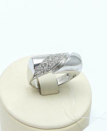 Золотое кольцо, вставка бриллиант