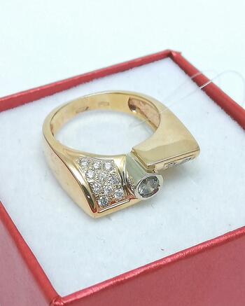 Золотое кольцо крупное, вставка бриллиант