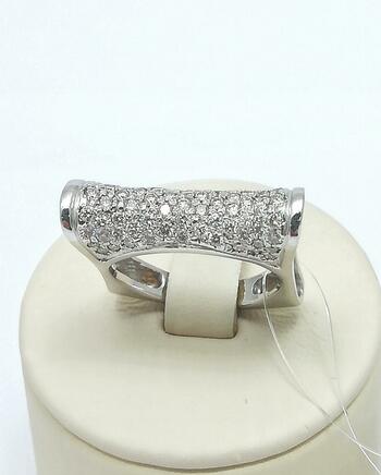 Золотое кольцо крупное, вставка бриллиант