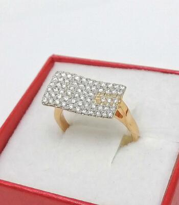 Золотое кольцо крупное, вставка бриллиант