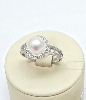 Золотое кольцо, вставка бриллиант