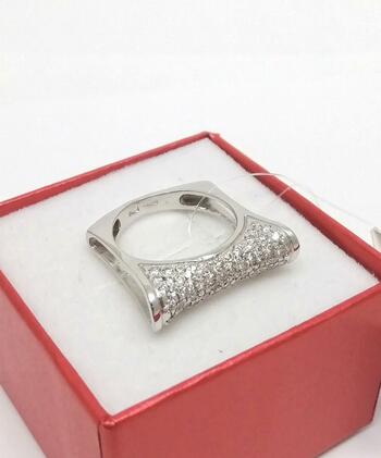 Золотое кольцо, вставка бриллиант