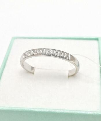 Золотое кольцо дорожка, вставка бриллиант