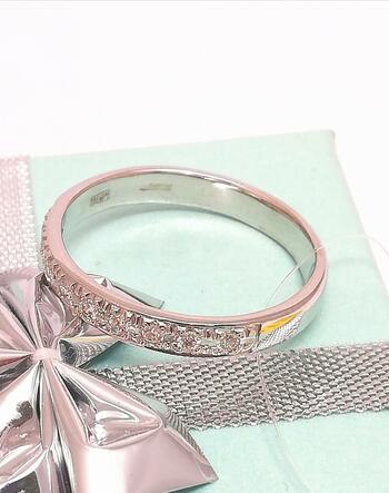 Золотое кольцо дорожка, вставка бриллиант