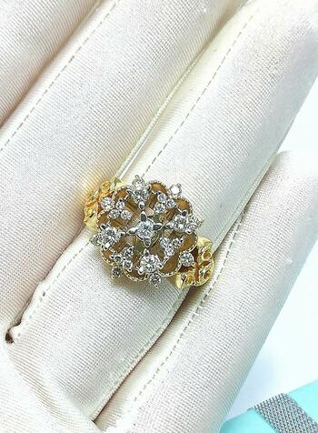 Золотое кольцо, вставка бриллиант