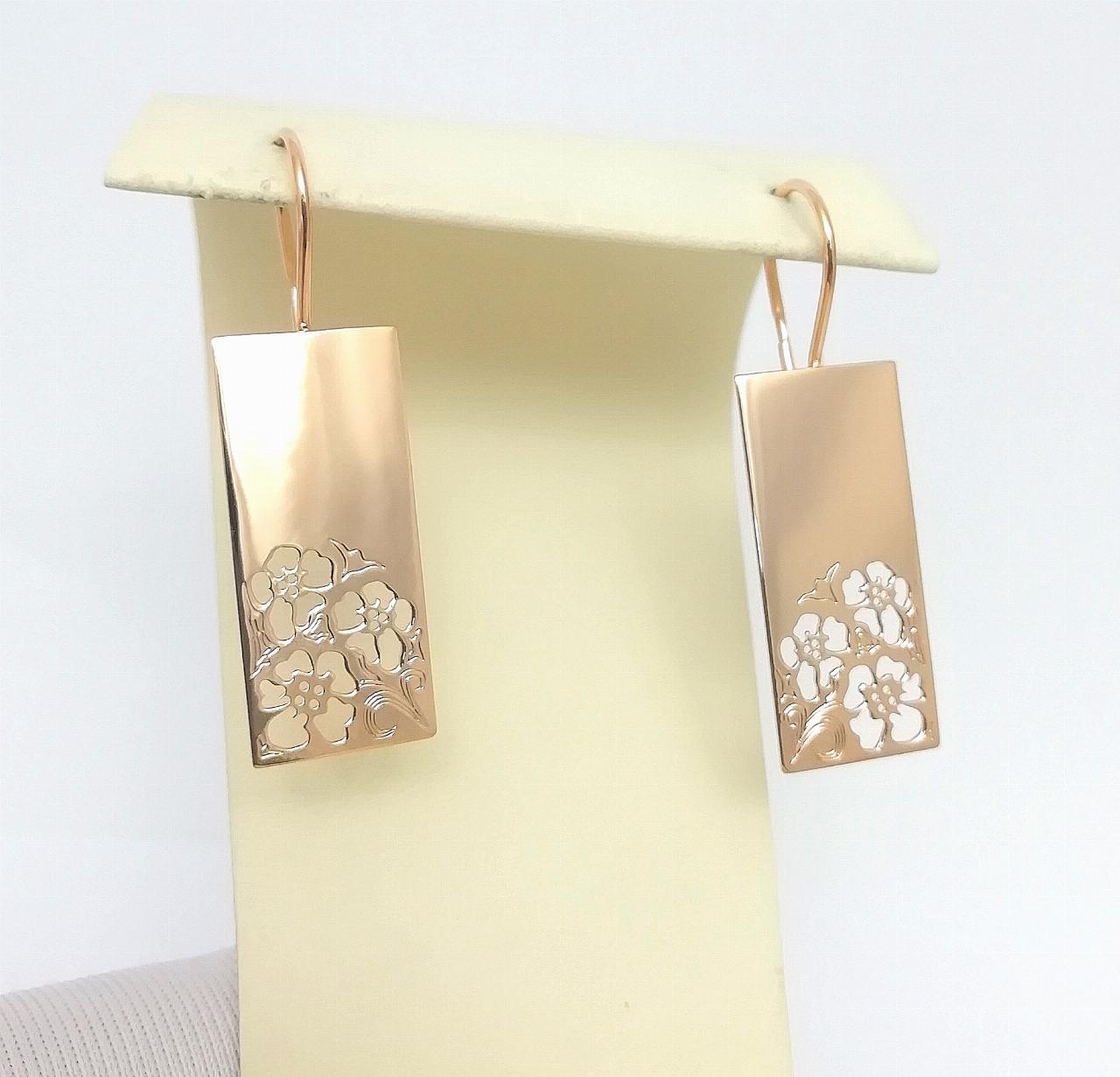 Золотые серьги пластины