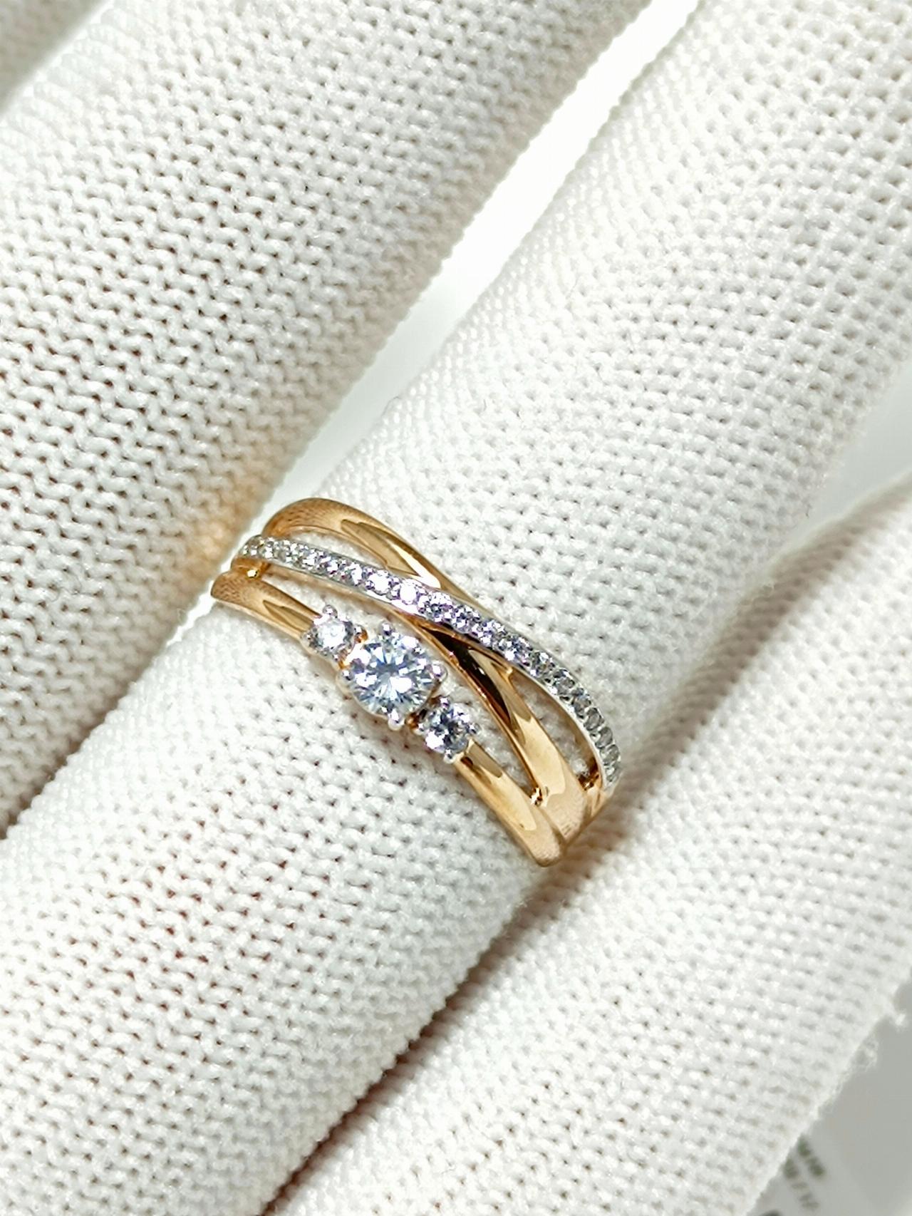 Золотое кольцо женское, вставка фианит