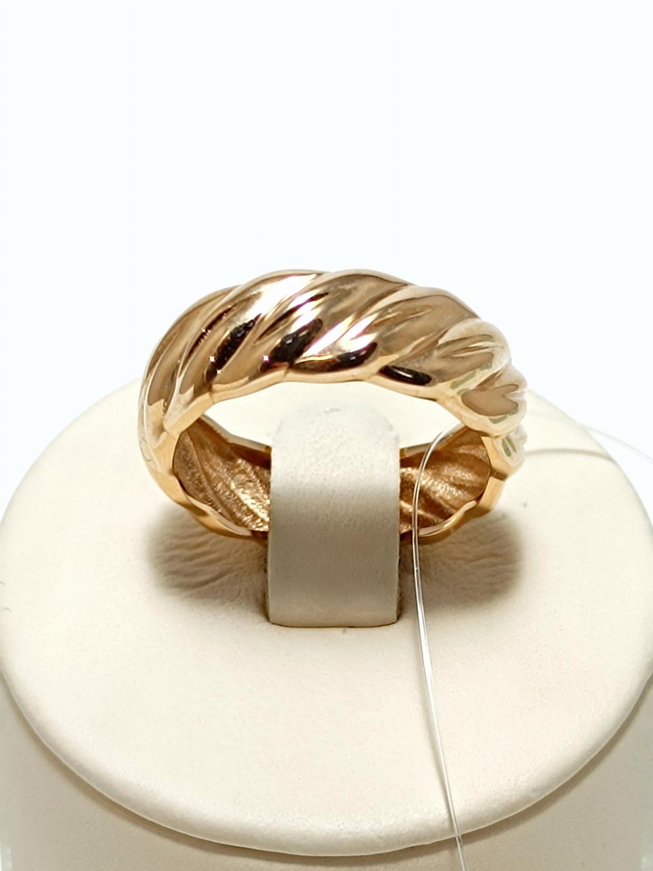 Золотое кольцо женское