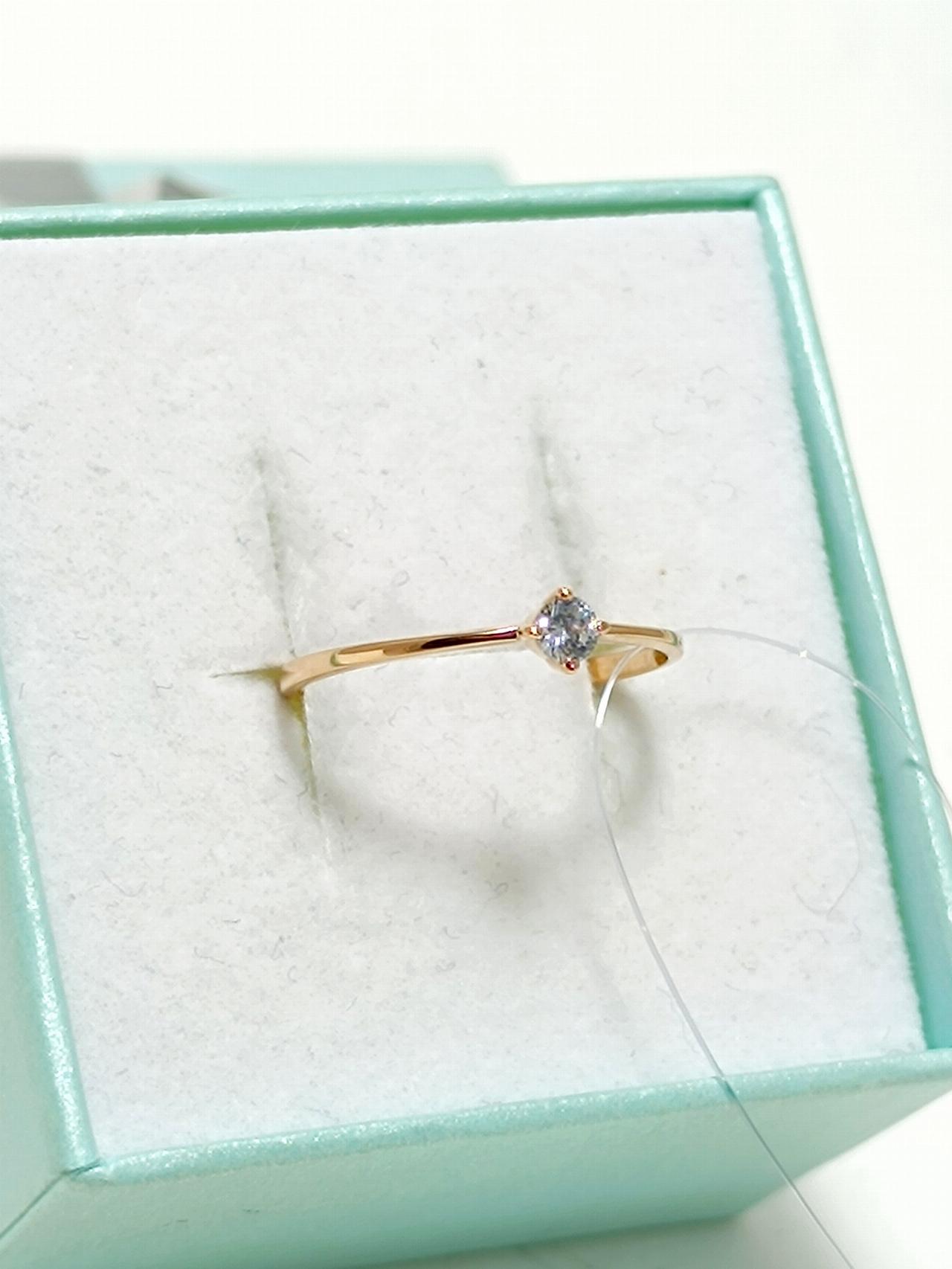 Золотое кольцо женское, вставка фианит