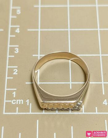 Золотое кольцо печатка, вставка фианит