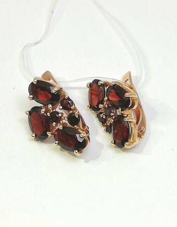 Золотые серьги, вставка гранат