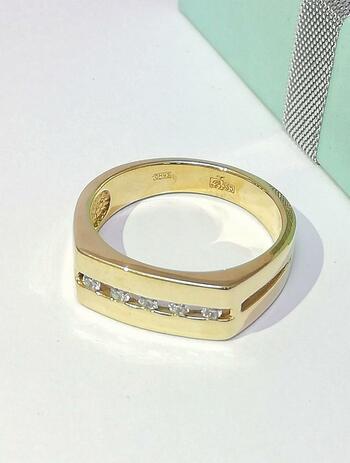 Золотое кольцо, вставка бриллиант