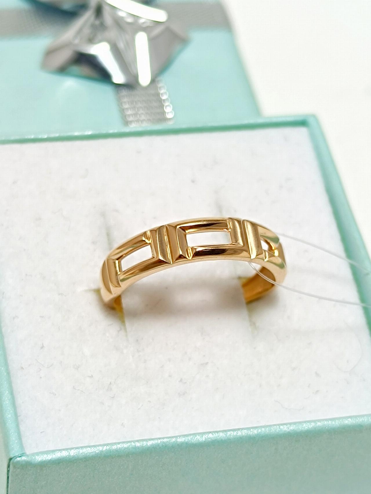 Золотое кольцо женское