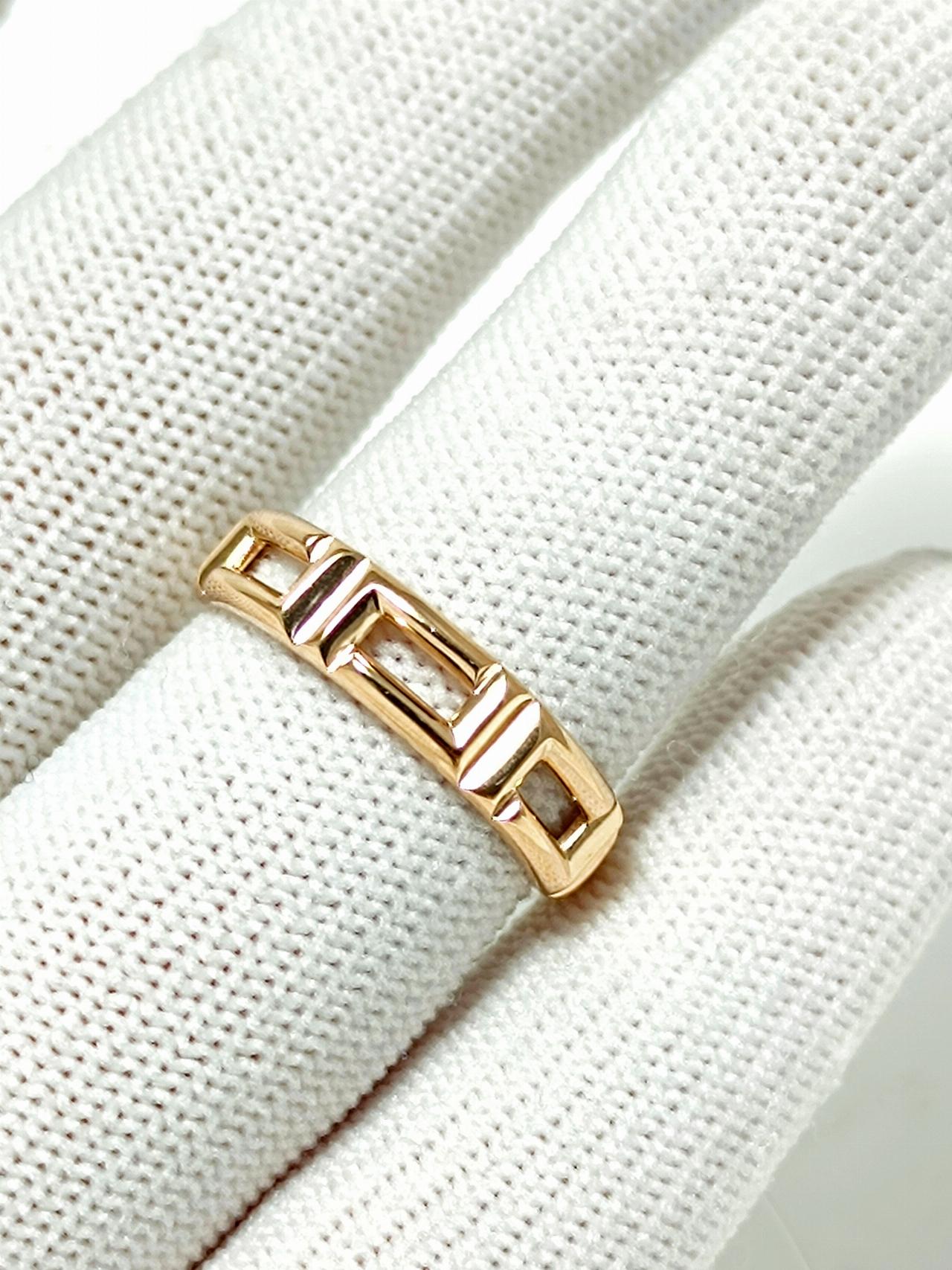 Золотое кольцо женское