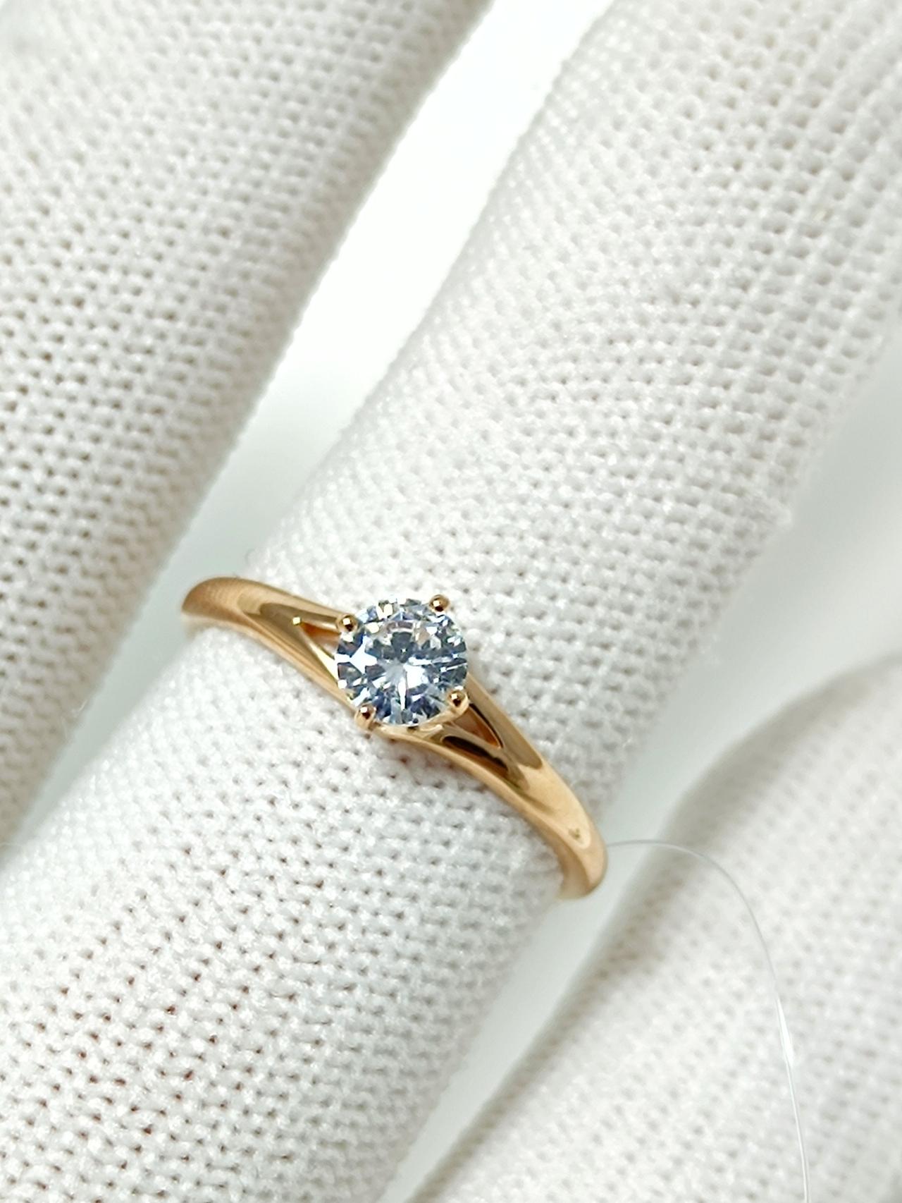 Золотое кольцо, вставка фианит