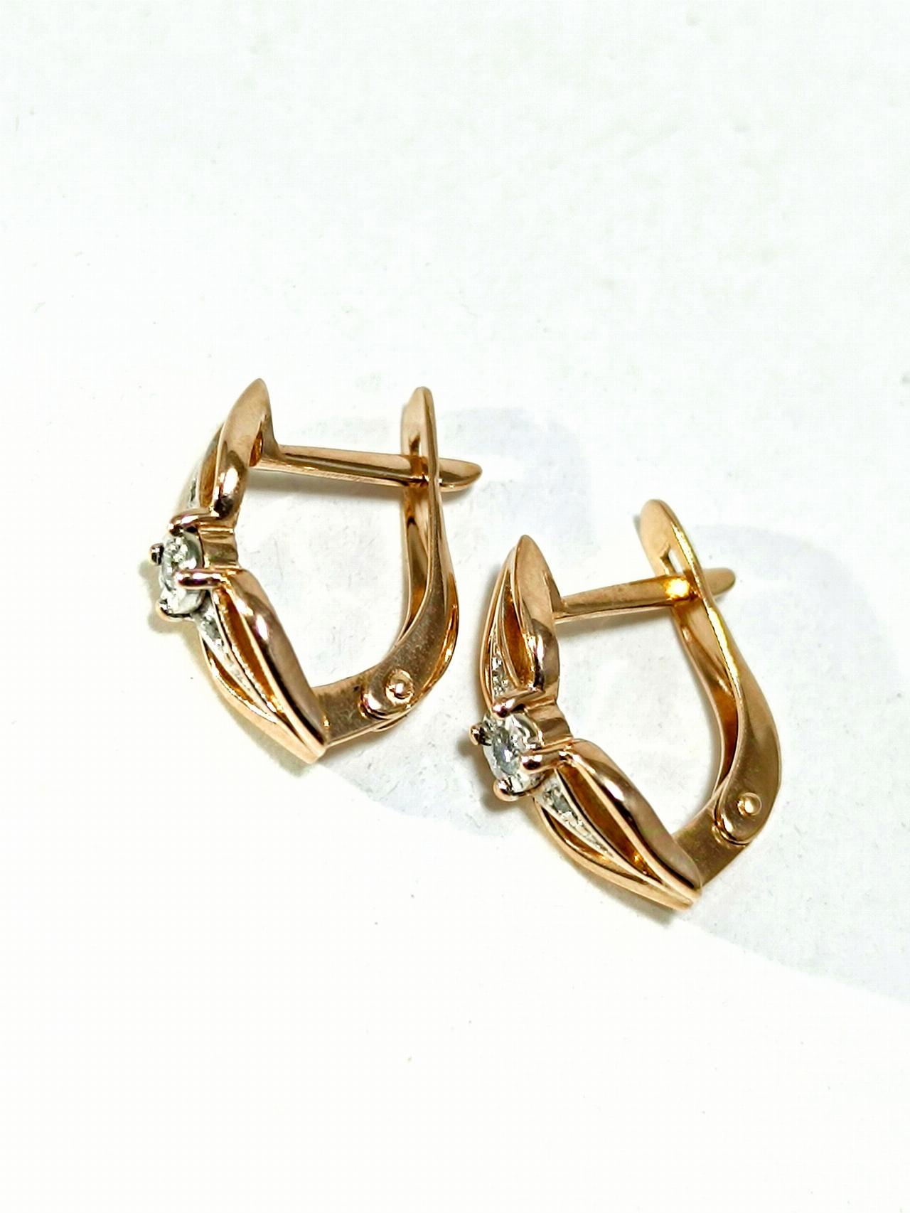 Золотые серьги женские, вставка бриллиант