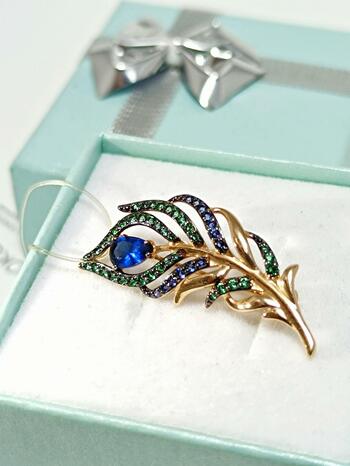 Золотая брошь - подвеска женская, вставка фианит