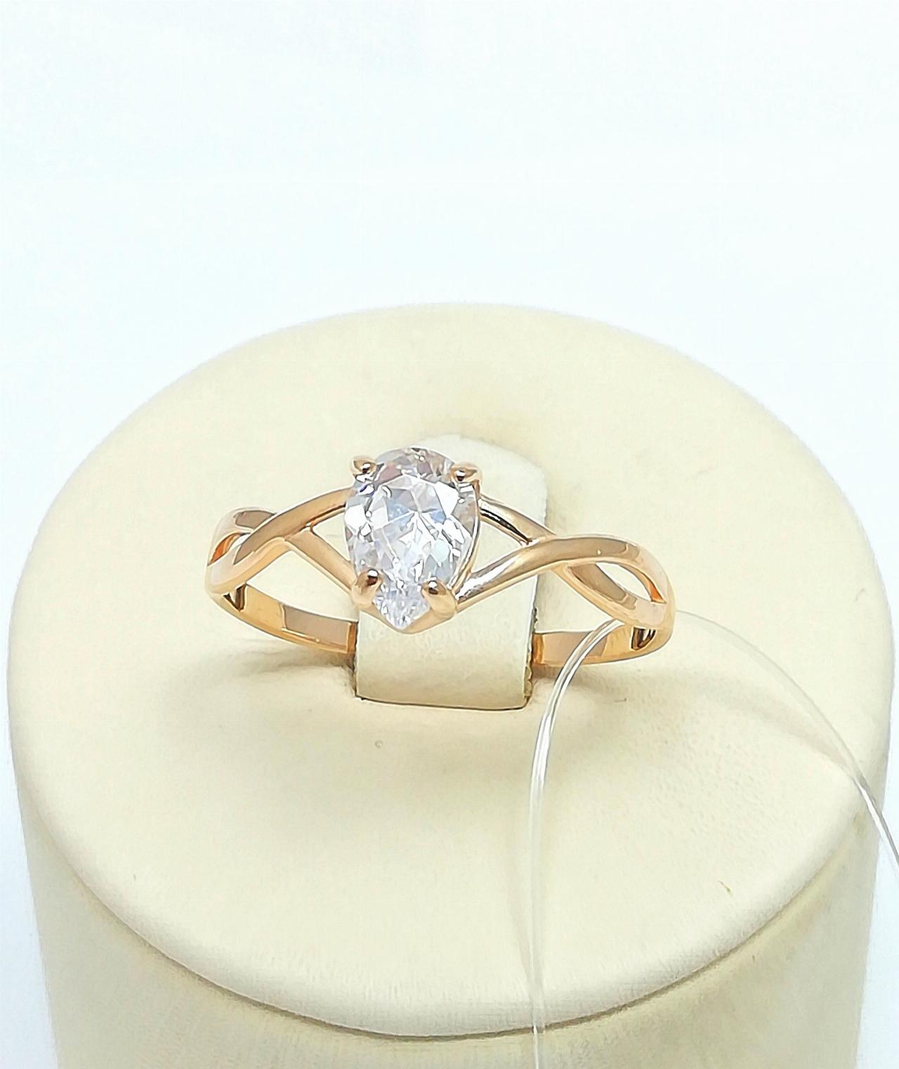 Золотое кольцо женское, вставка фианит