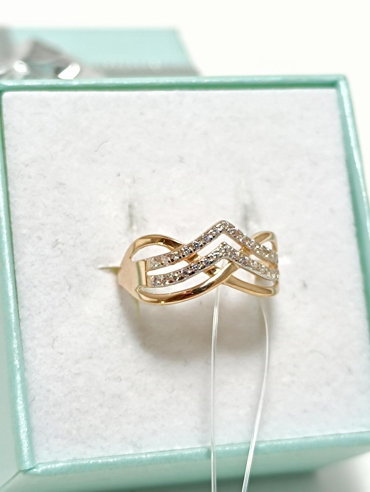 Золотое кольцо женское, вставка фианит