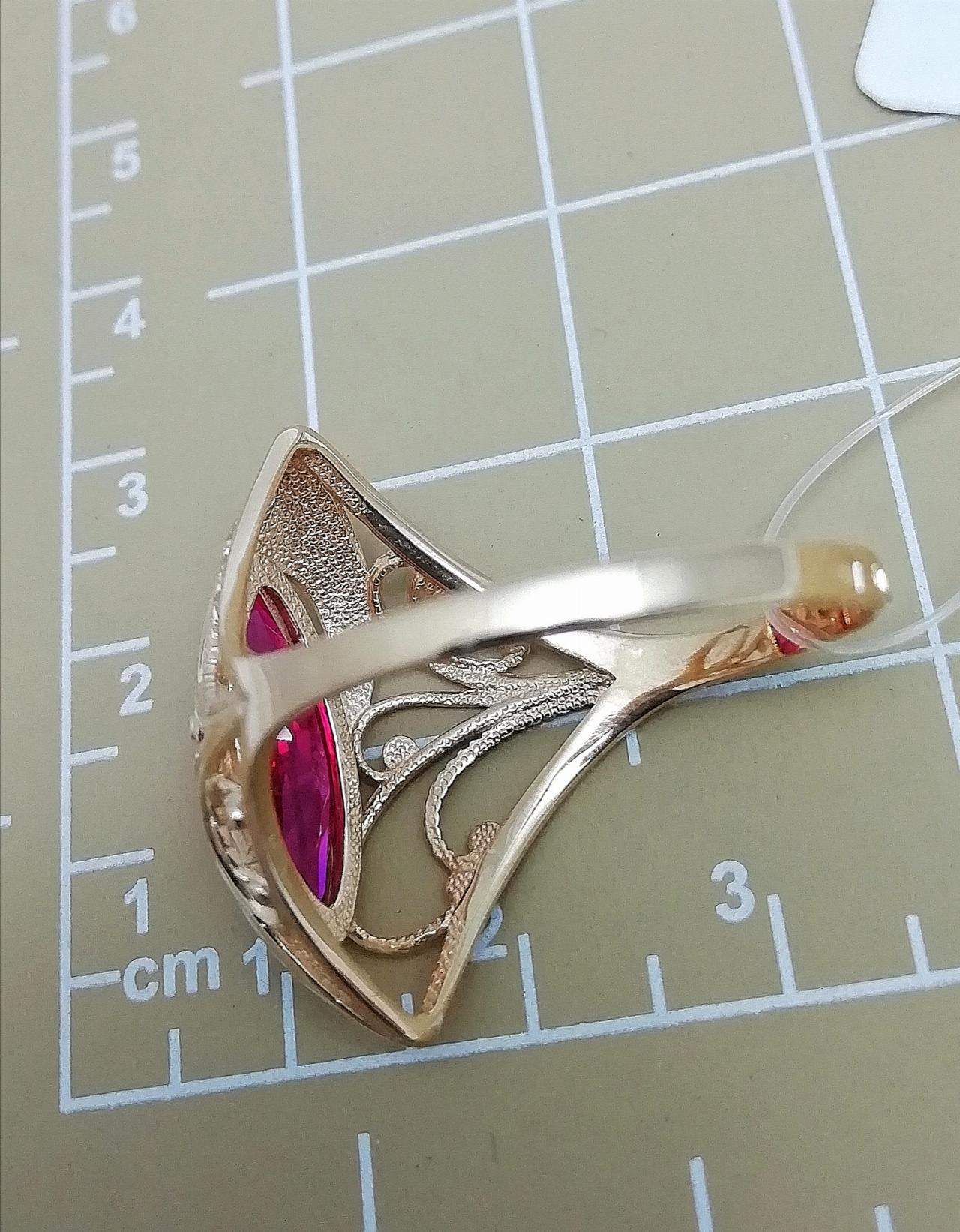 Золотое кольцо Маркиз, вставка фианит