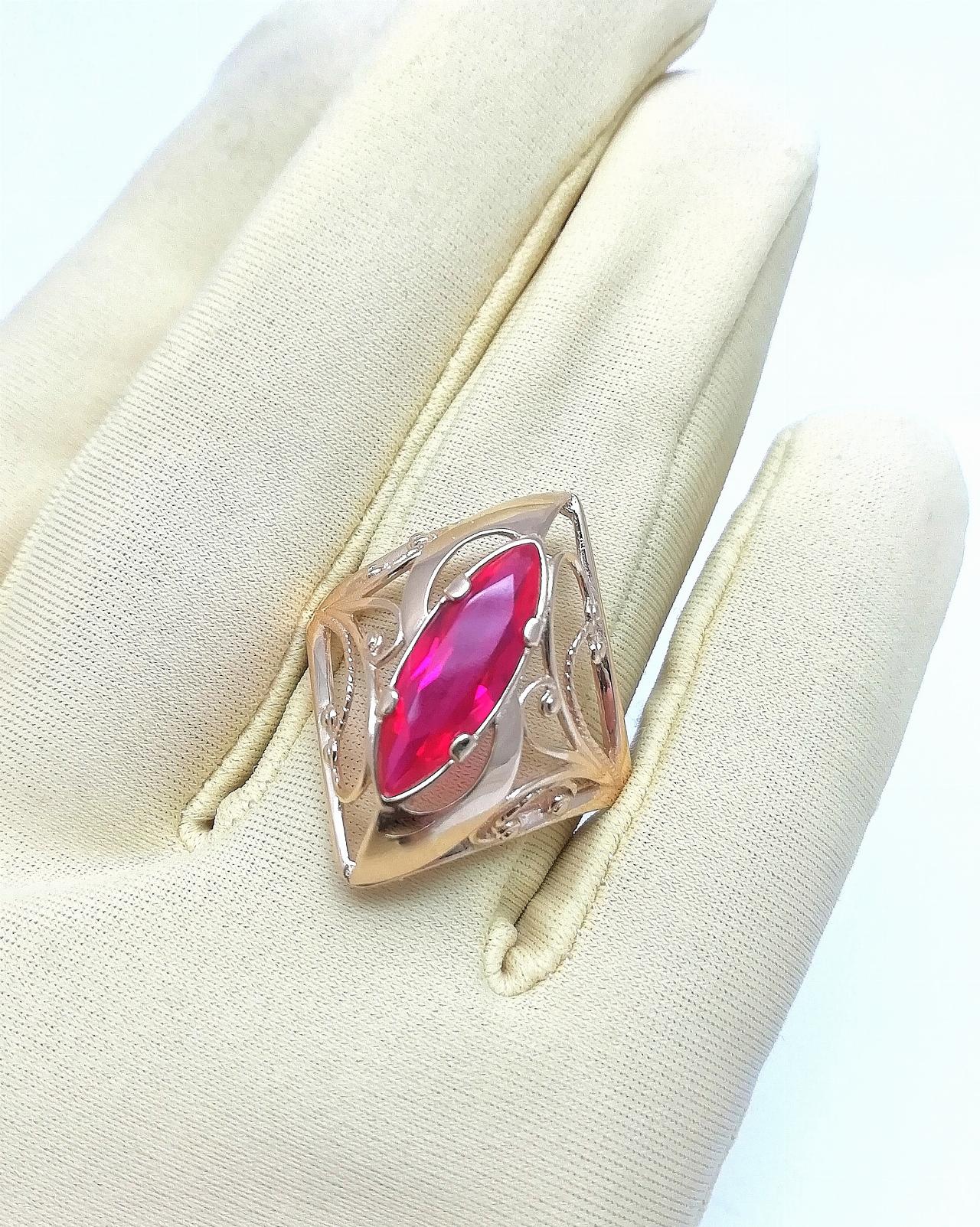 Золотое кольцо Маркиз, вставка фианит