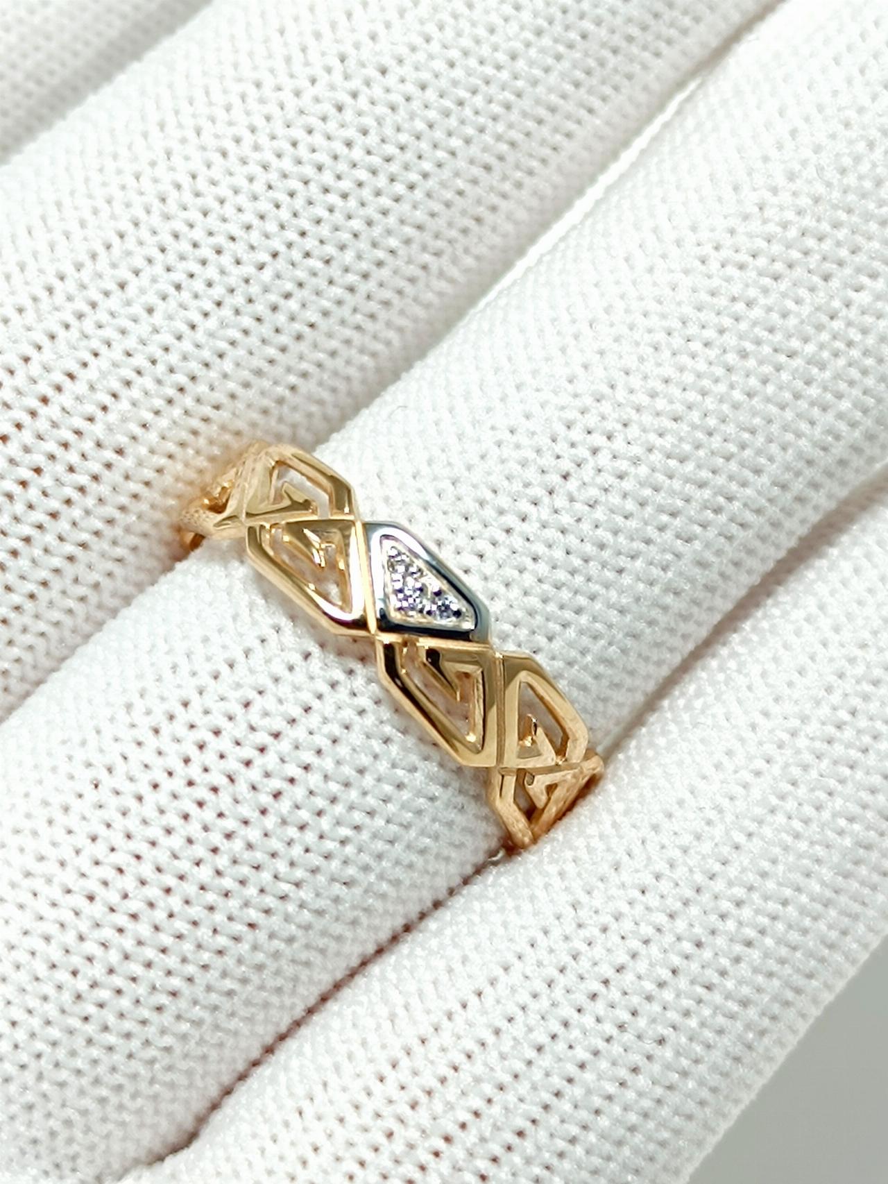 Золотое кольцо женское, вставка фианит