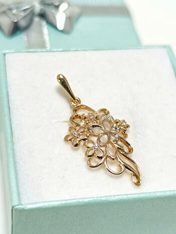 Золотая подвеска женская, вставка фианит